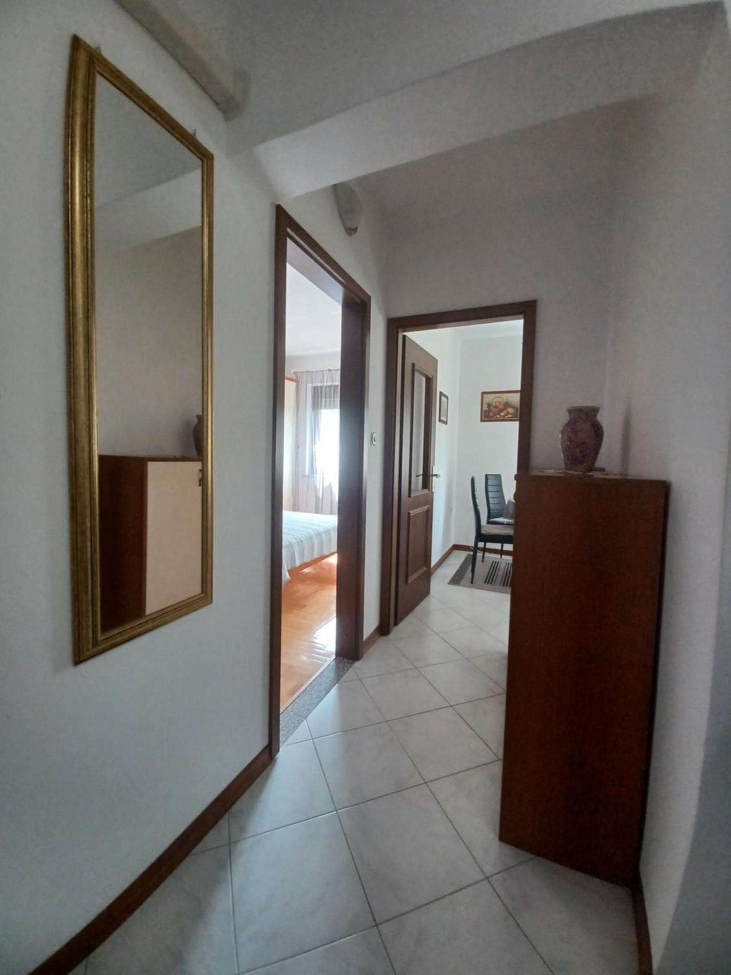 Purple House Apartment Pula Bilik gambar