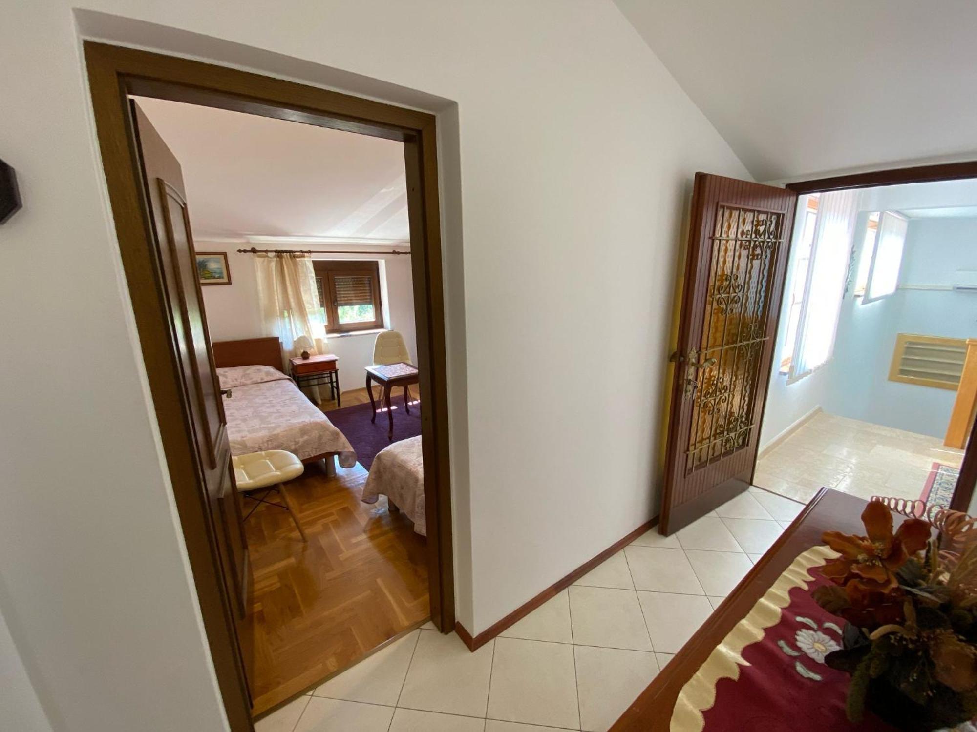 Purple House Apartment Pula Luaran gambar