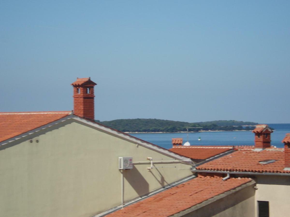 Purple House Apartment Pula Luaran gambar