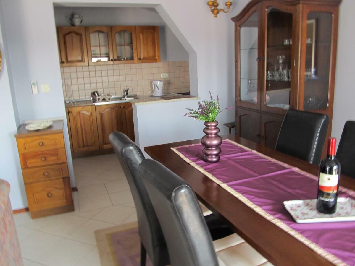 Purple House Apartment Pula Luaran gambar
