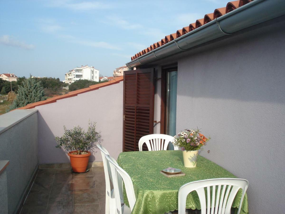 Purple House Apartment Pula Luaran gambar